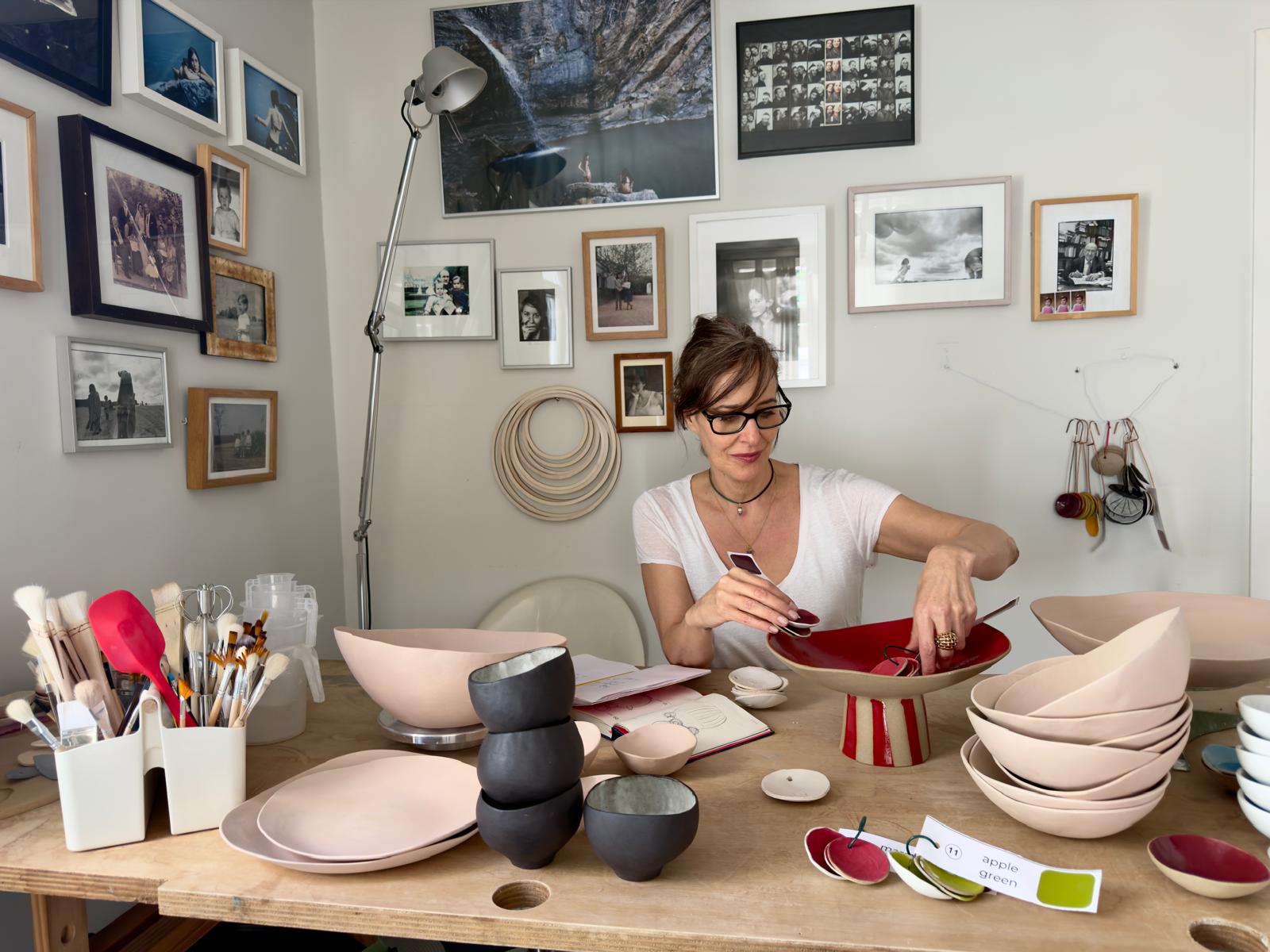 Ángela Martín-Retortillo in the Casa Retortillo studio